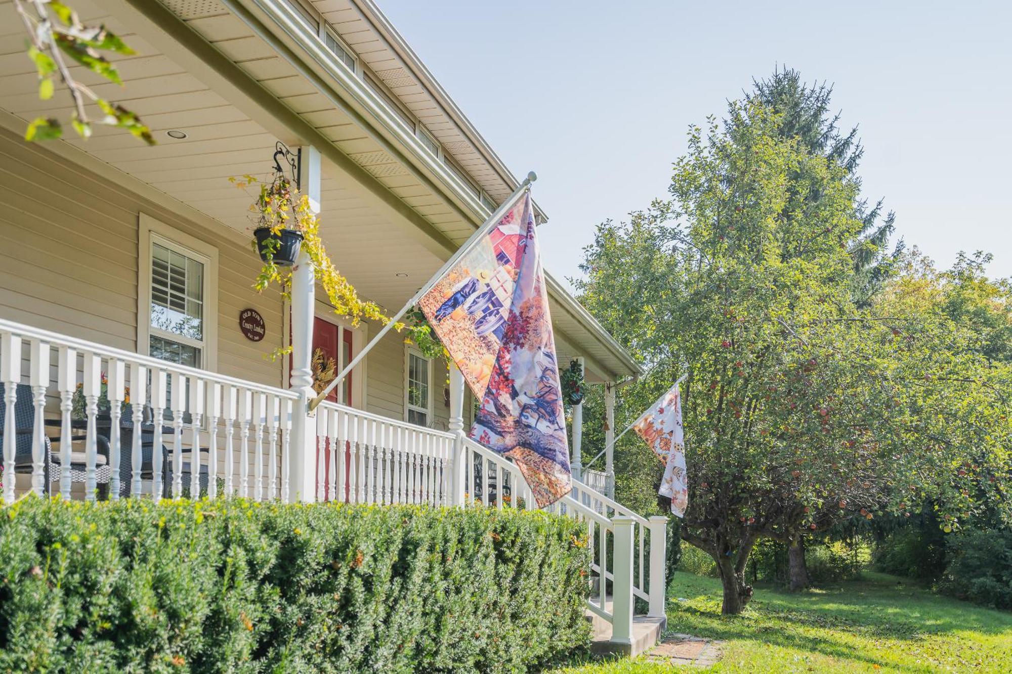 Old Town Country Landing Bed & Breakfast Niagara-on-the-Lake Exterior photo