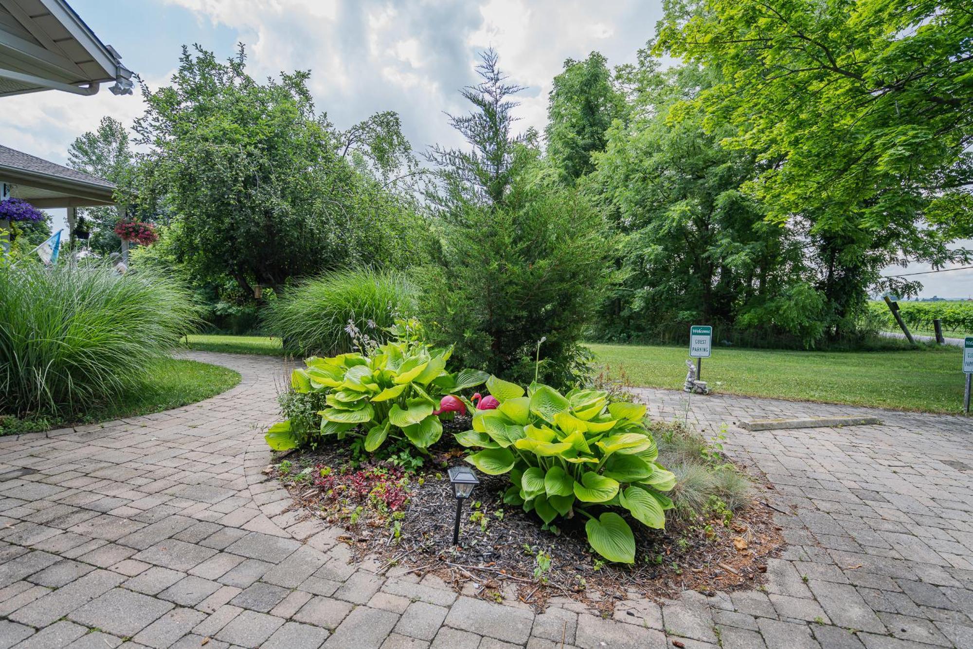 Old Town Country Landing Bed & Breakfast Niagara-on-the-Lake Exterior photo